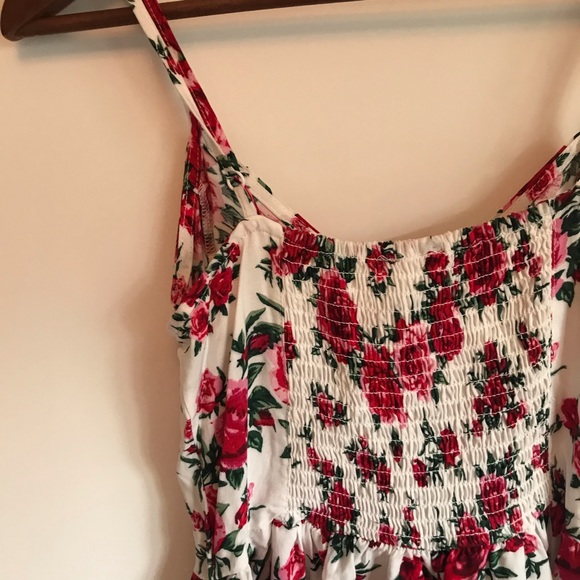 H&M White and Red Floral Dress - Picture 6 of 6